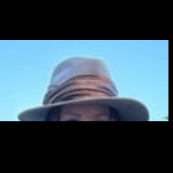 Eugenia Kim hat no tags good to fare  condition limited edition - Picture 4 of 5